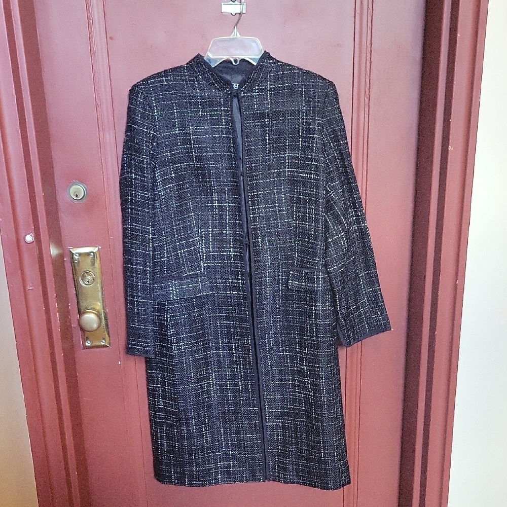 Kasper Elegant Women's Black And White Tweed Coat Size 8